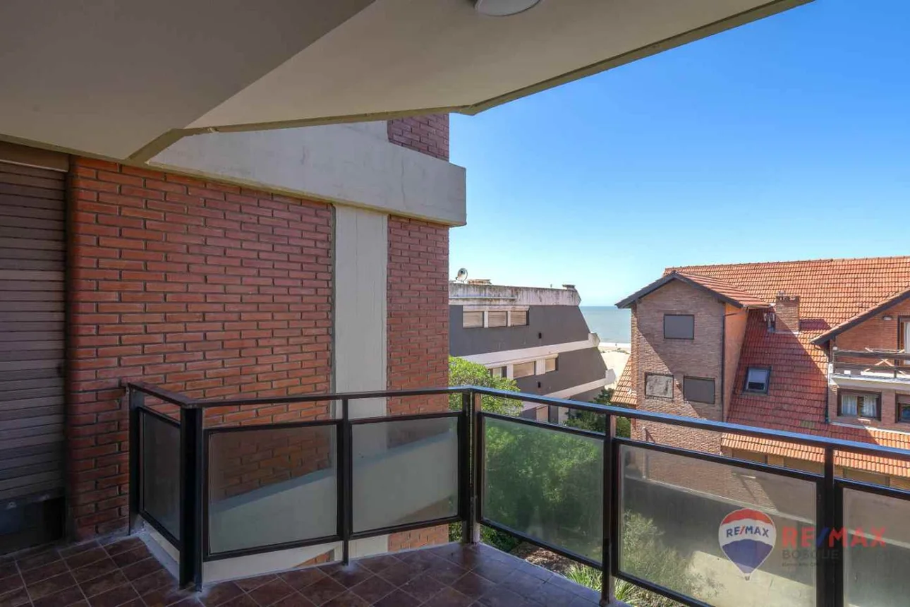 Departamento de 5 ambientes en venta en Pinamar, Av. del Libertador 1800, foto 2