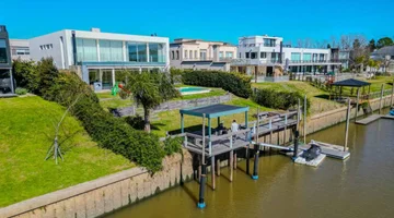 VENTA CASA 6 AMBIENTES AMARRA EL YACHT NORDELTA