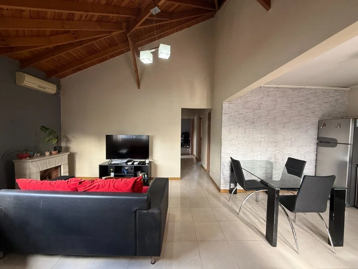 Casa de 7 ambientes en venta en Gerli, Carabelas 1900, foto 4