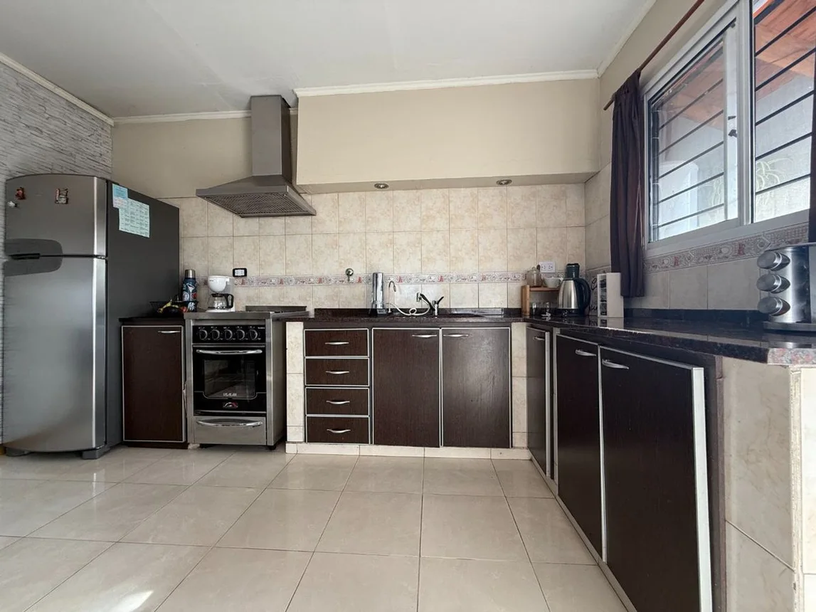 Casa de 7 ambientes en venta en Gerli, Carabelas 1900, foto 5