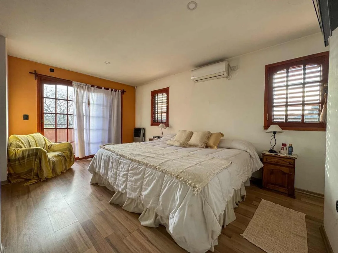 Casa en venta en Burzaco, foto 2