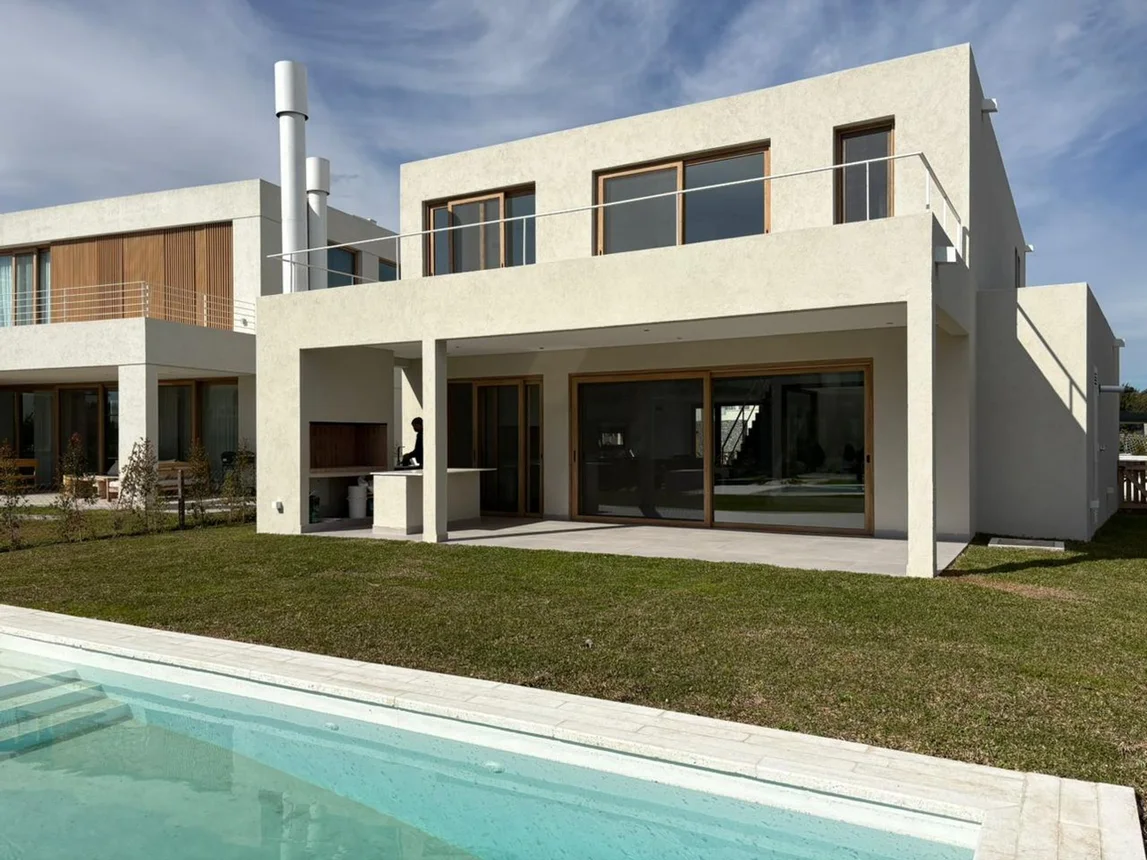 Casa en venta en Benavídez, foto 2