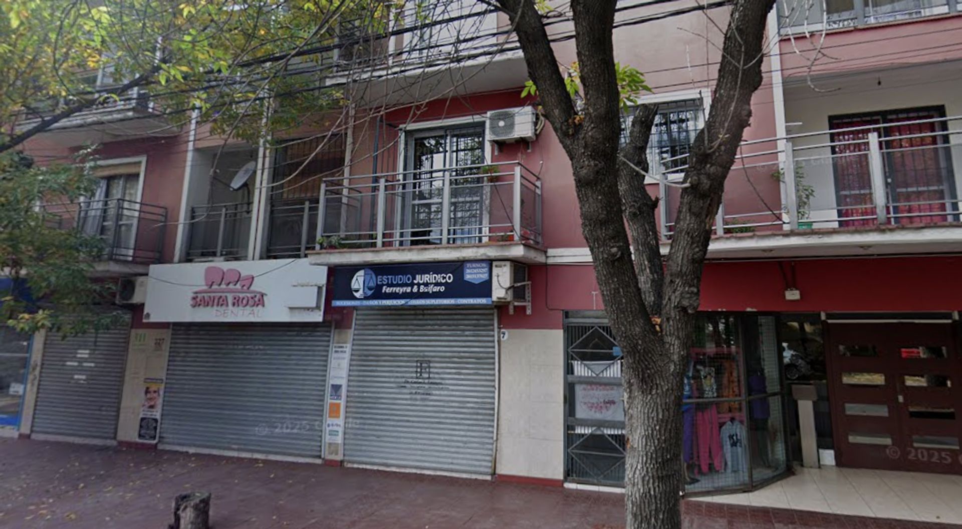 Local Comercial en Bustamante 300