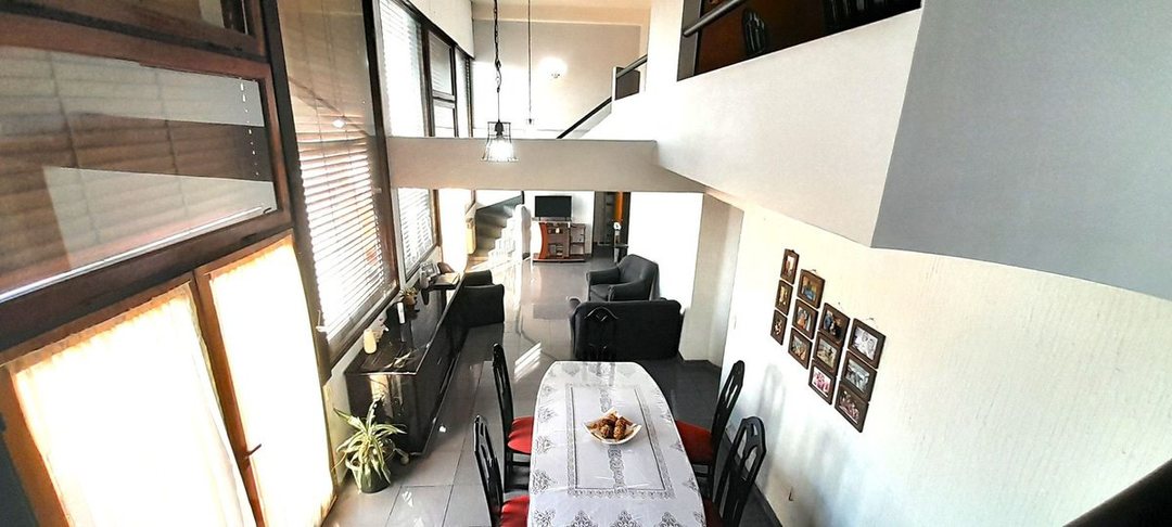 VENTA DEPTO DUPLEX 4 AMBIENTES C/ COCHERA EN LANUS