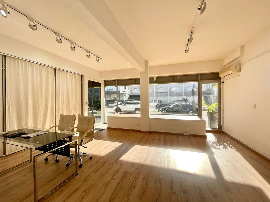 LOCAL COMERCIAL EN VENTA CON RENTA PUNTA DEL ESTE