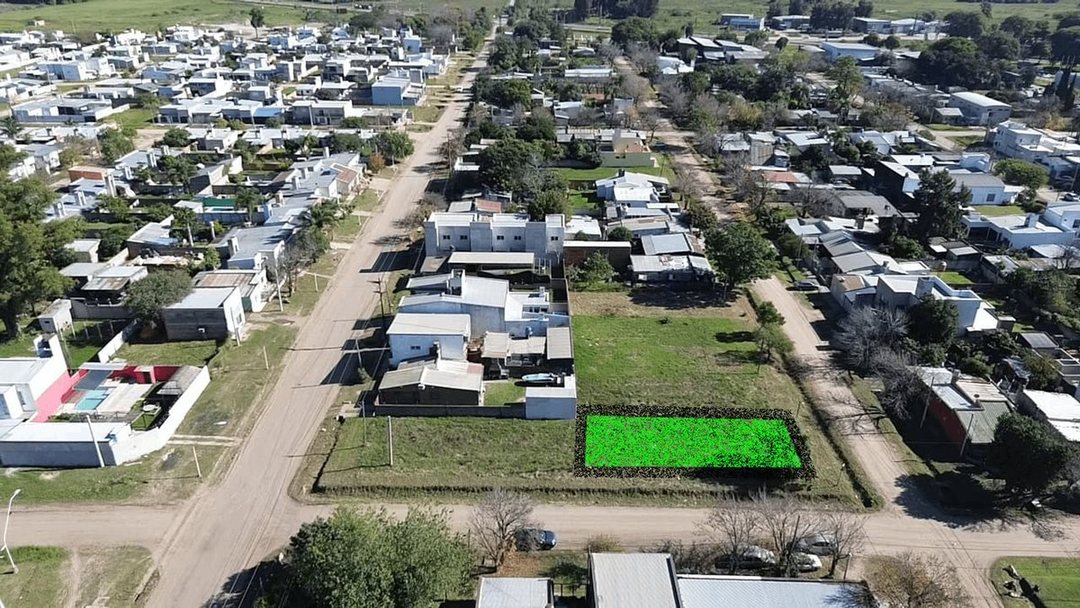 Se VENDE lote en barrio Las Flores Rqta.