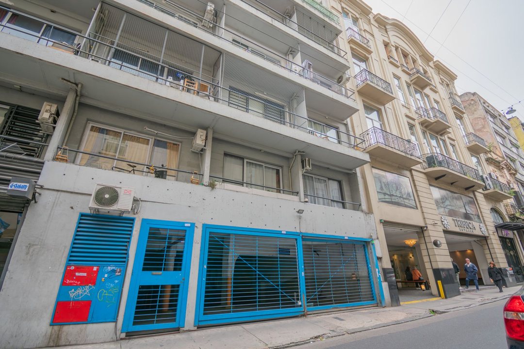 Cochera fija en edificio Bme. Mitre y Talcahuano