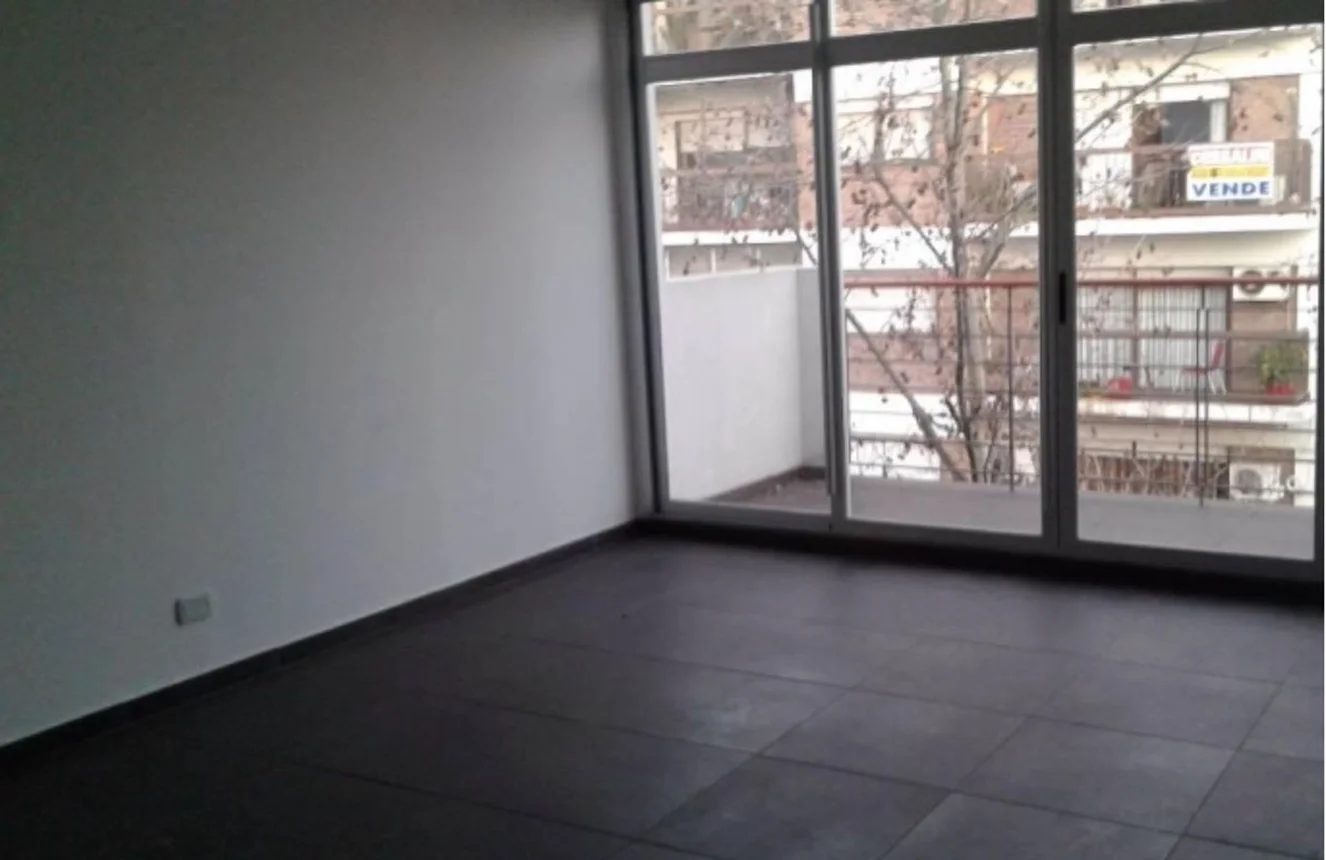 Dúplex de 3 ambientes en venta en Castelar, Luis María Drago 2700, foto 3