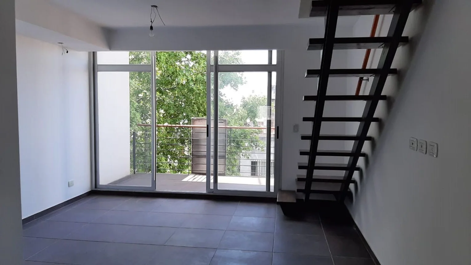 Dúplex de 3 ambientes en venta en Castelar, Luis María Drago 2700, foto 2