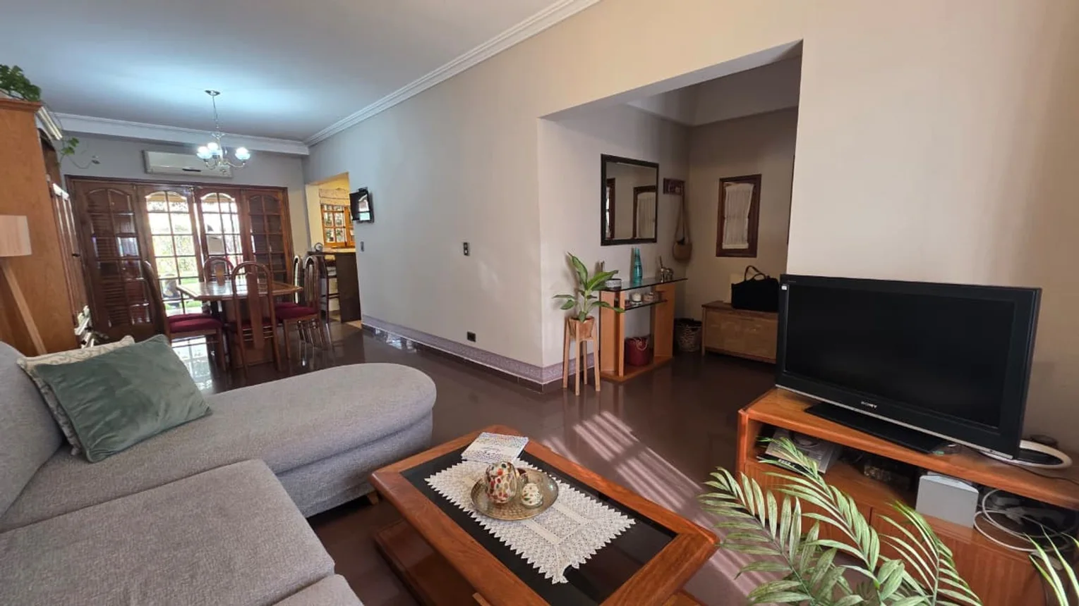 Casa de 5 ambientes en venta en Florencio Varela, 9 de Julio de 1816 100, foto 5