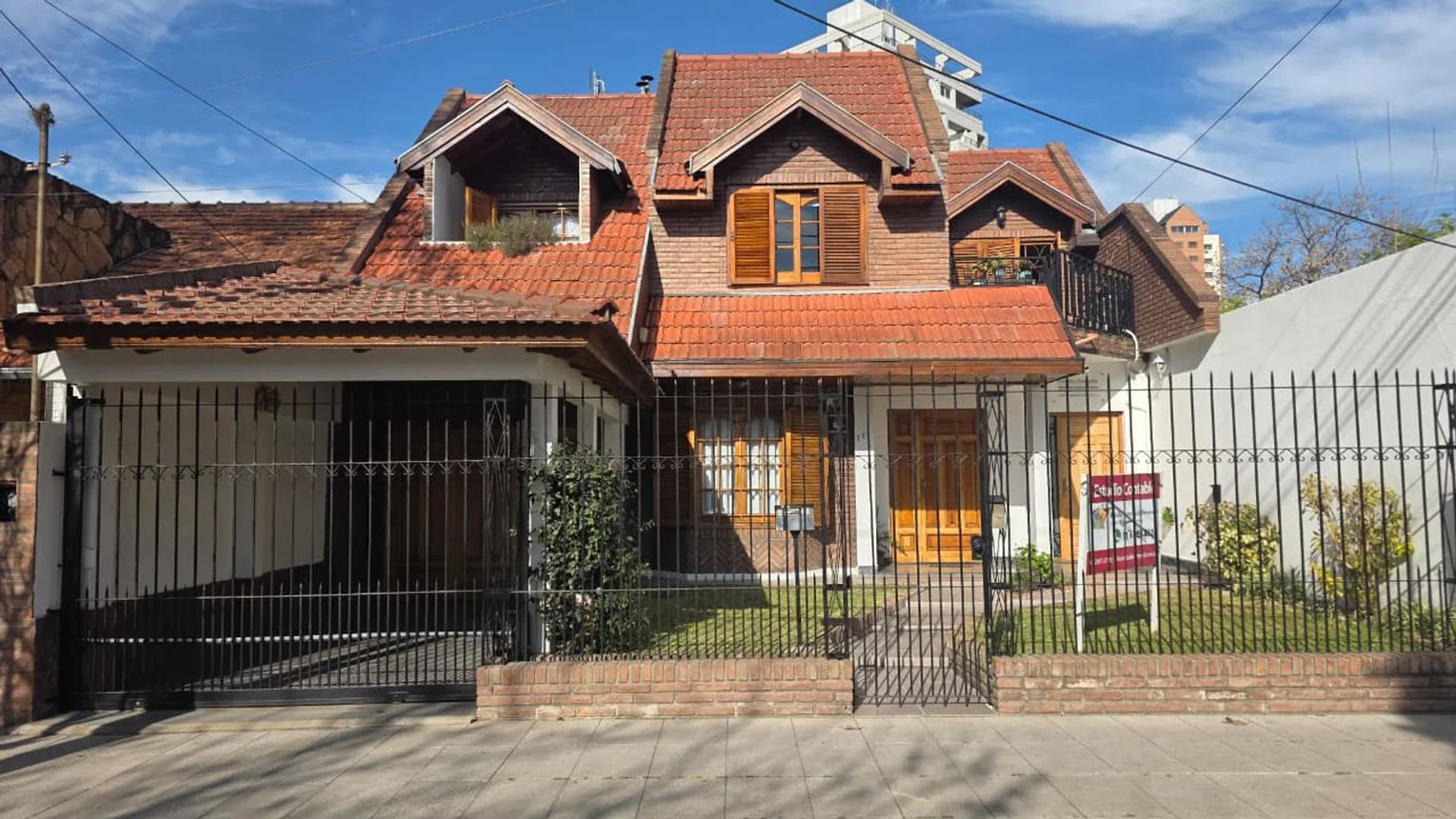 Casa de 5 ambientes en venta en Florencio Varela, 9 de Julio de 1816 100, foto 2