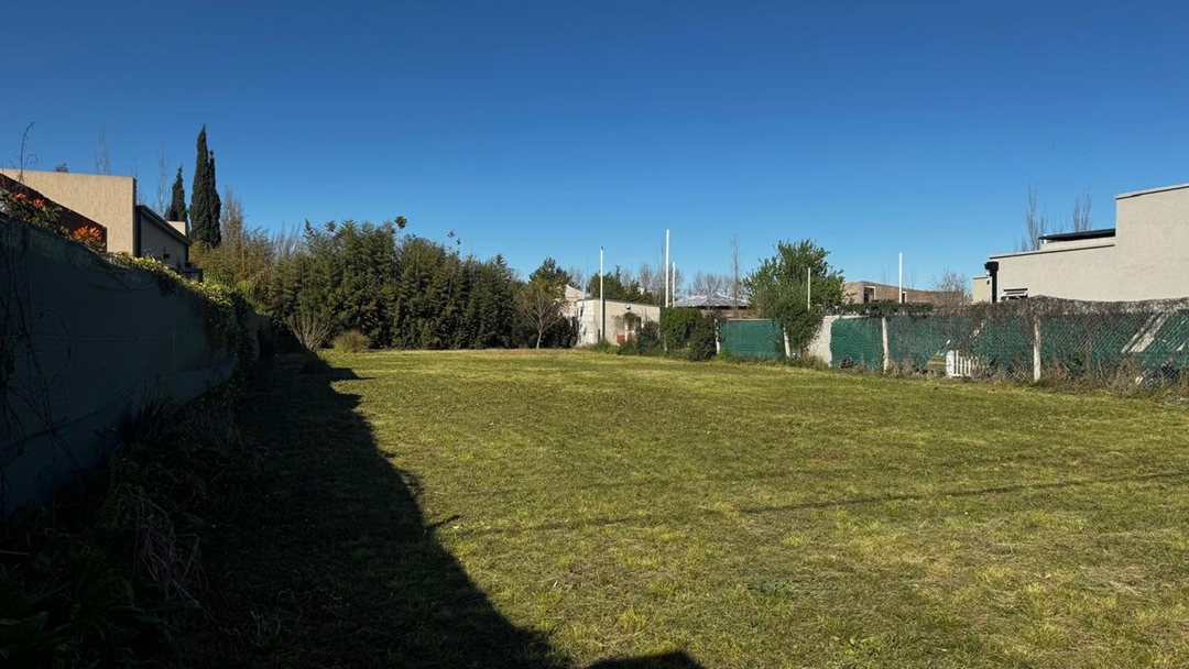 VENTA TERRENO/ ESCRITURABLE/ MEJORAS/ RESIDENCIAL