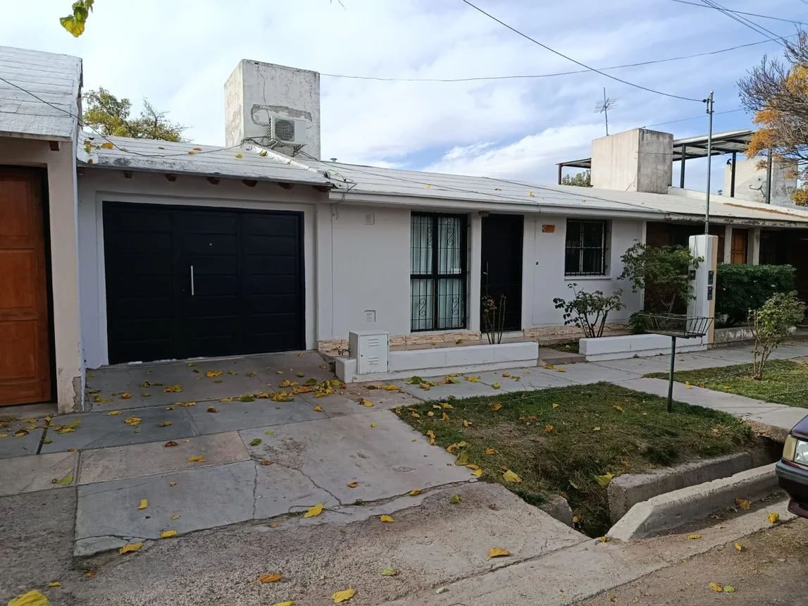 Casa de 3 ambientes en venta en Luján de Cuyo, Maestra Julia Gomez de Gutierrez 1200