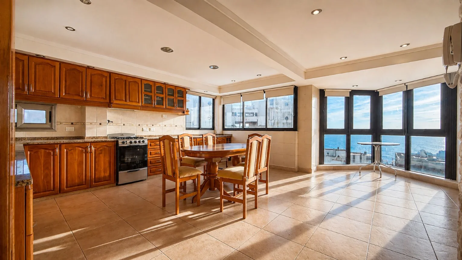 Tríplex de 4 ambientes en venta en Mar del Plata, Carlos Alvear 2100