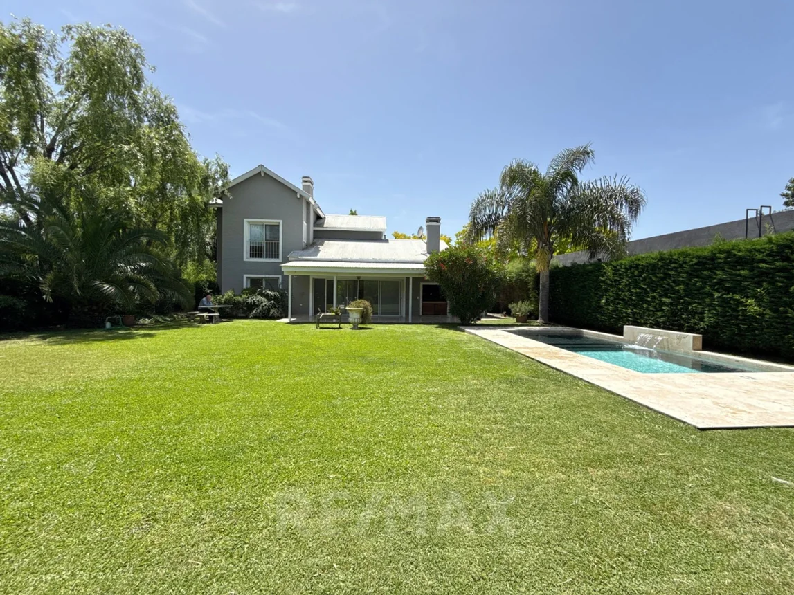 Casa de 4 ambientes en venta en Villa Rosa, La Rioja 1500
