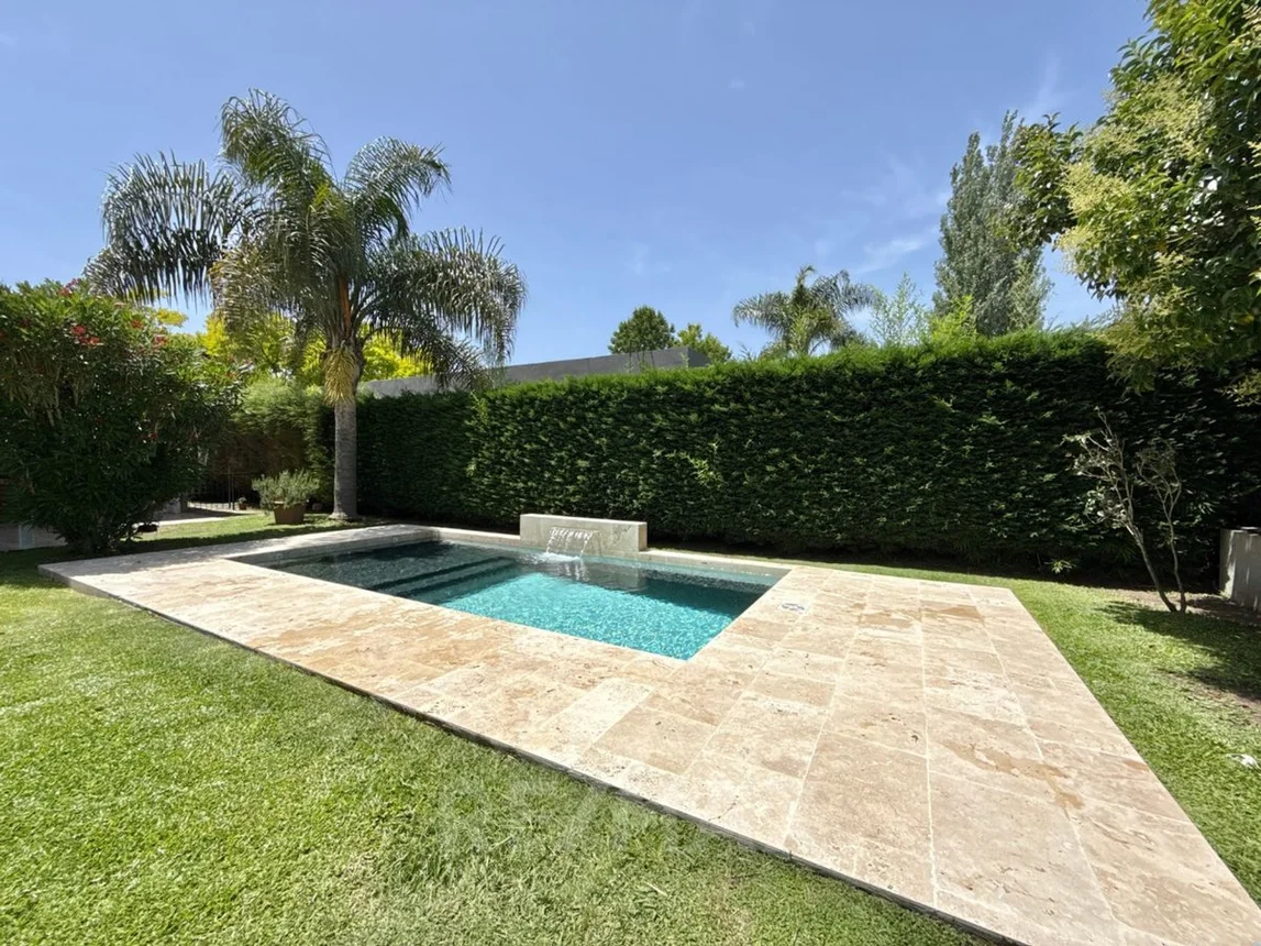 Casa de 4 ambientes en venta en Villa Rosa, La Rioja 1500, foto 2