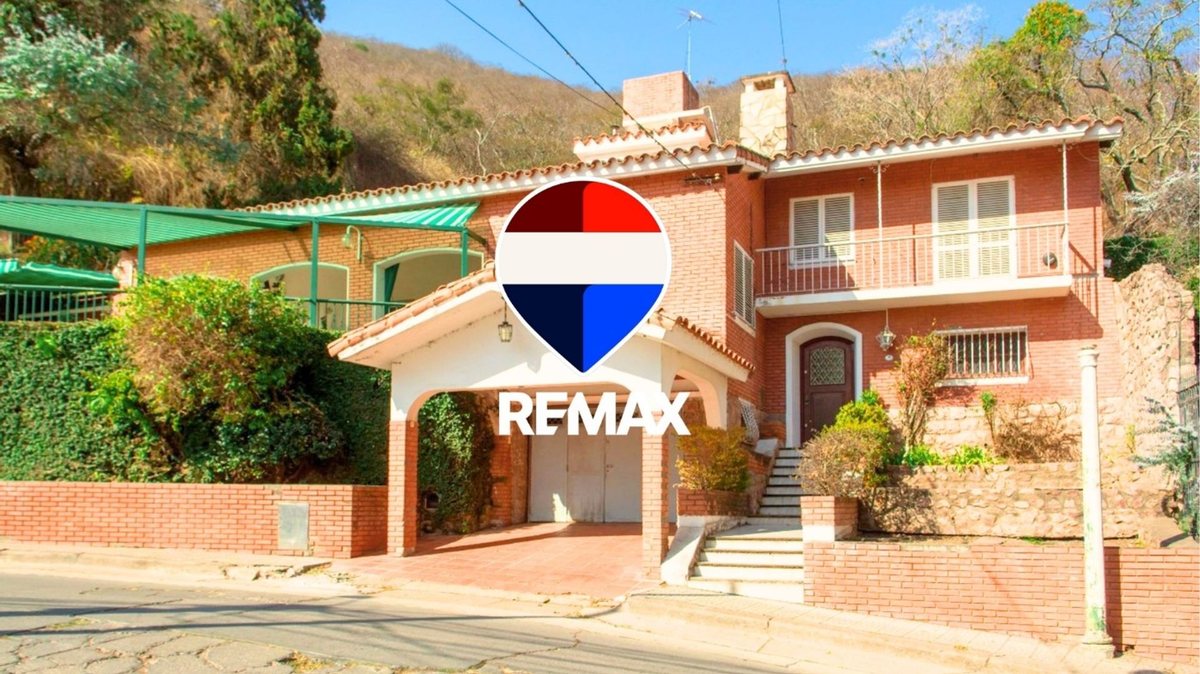 CASA 3 DORMITORIOS VENTA ZONA MONUMENTO CON PILETA - foto 1