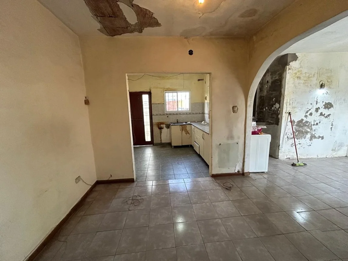 Casa de 3 ambientes en venta en Caseros, Volcán San José 4500, foto 2
