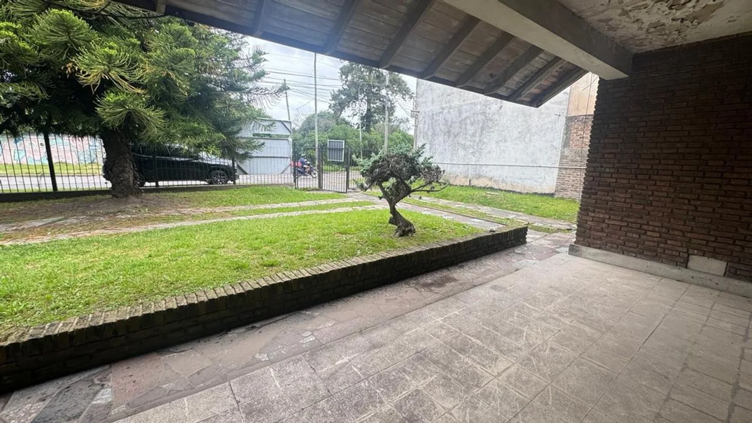 Casa de 4 ambientes en venta en Florencio Varela, Hipolito Irigoyen 200, foto 4