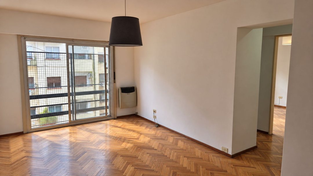 3 ambientes con balcon y mucha luz