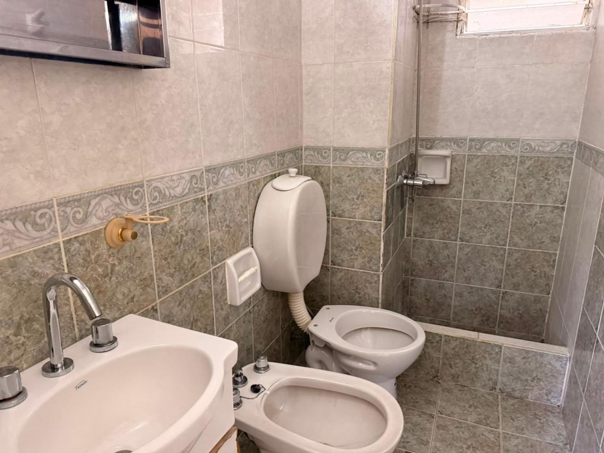 DEPARTAMENTO ALQUILER ASEMBAL 3 DORM ZONA SUR - foto 8