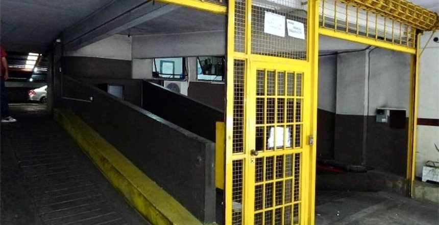 COCHERA EN VENTA. BARRIO NORTE. OPORTUNIDAD!!