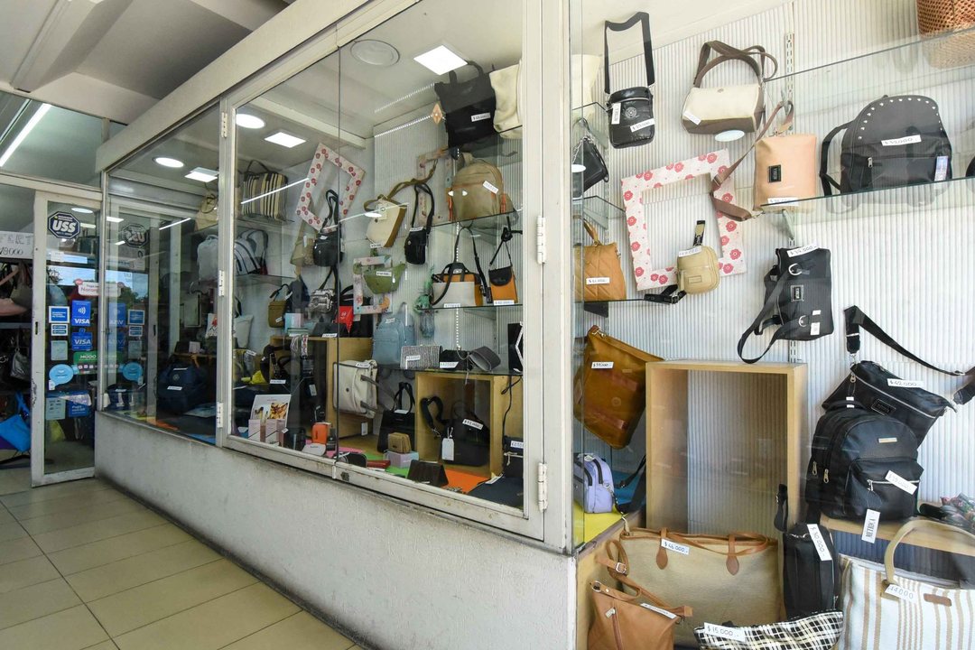 VENTA LOCAL SOBRE AV RIVADAVIA ESTACIÓN LINIERS