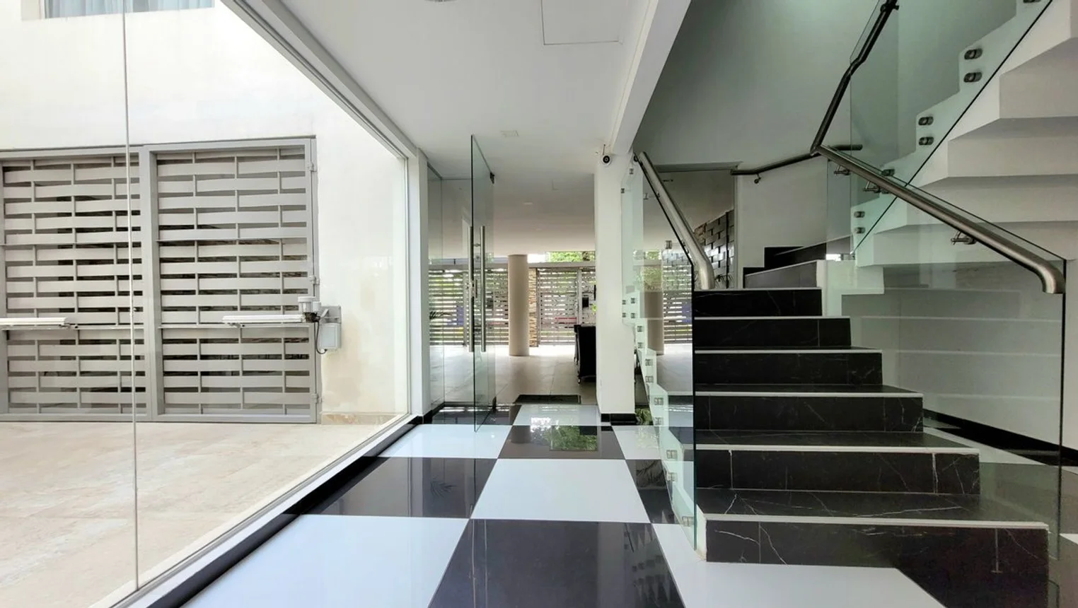 Semipiso de 3 ambientes en venta en Morón, Yatay 900