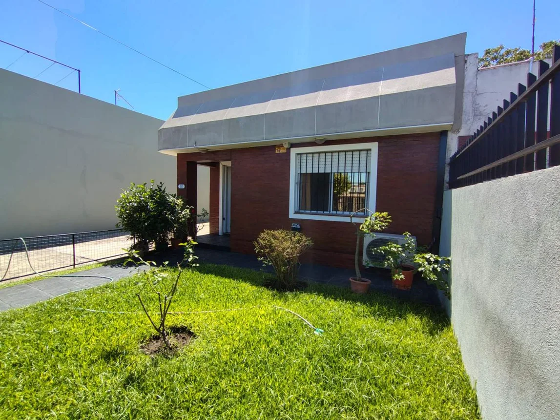 Casa en venta en Isidro Casanova, foto 5
