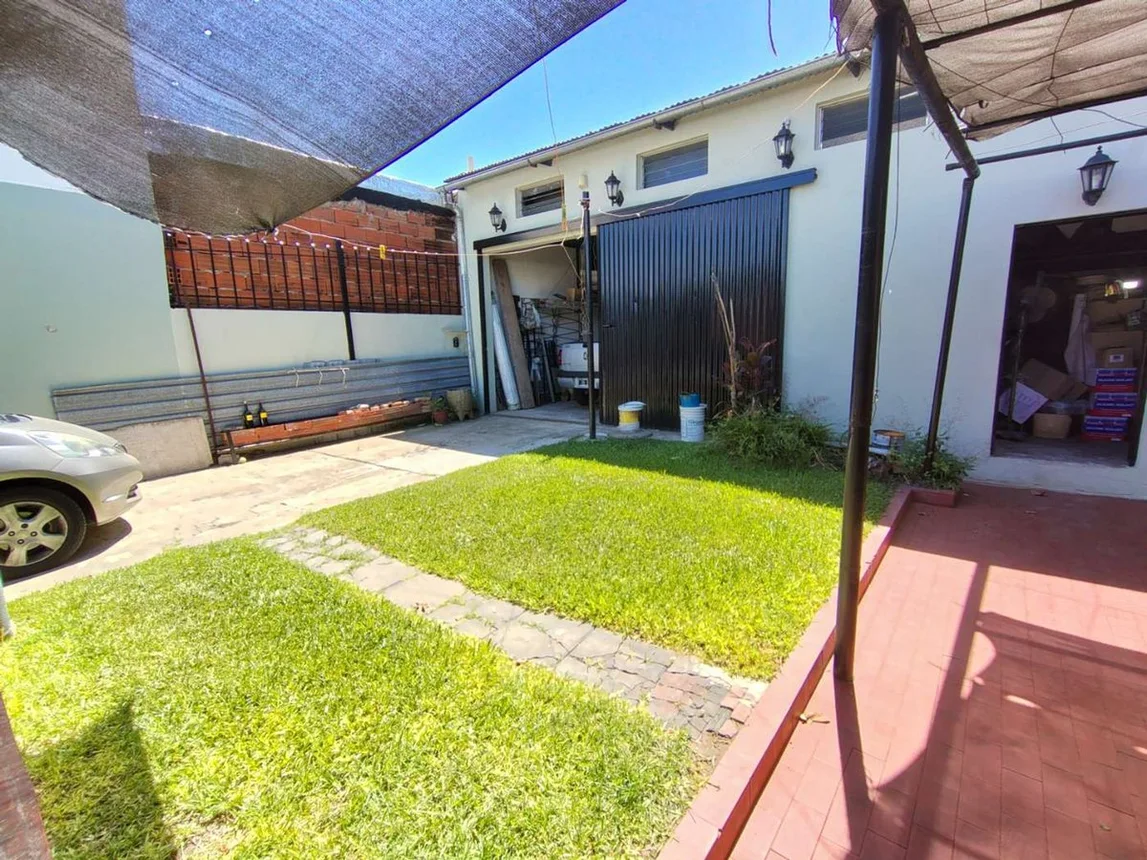 Casa en venta en Isidro Casanova, foto 3