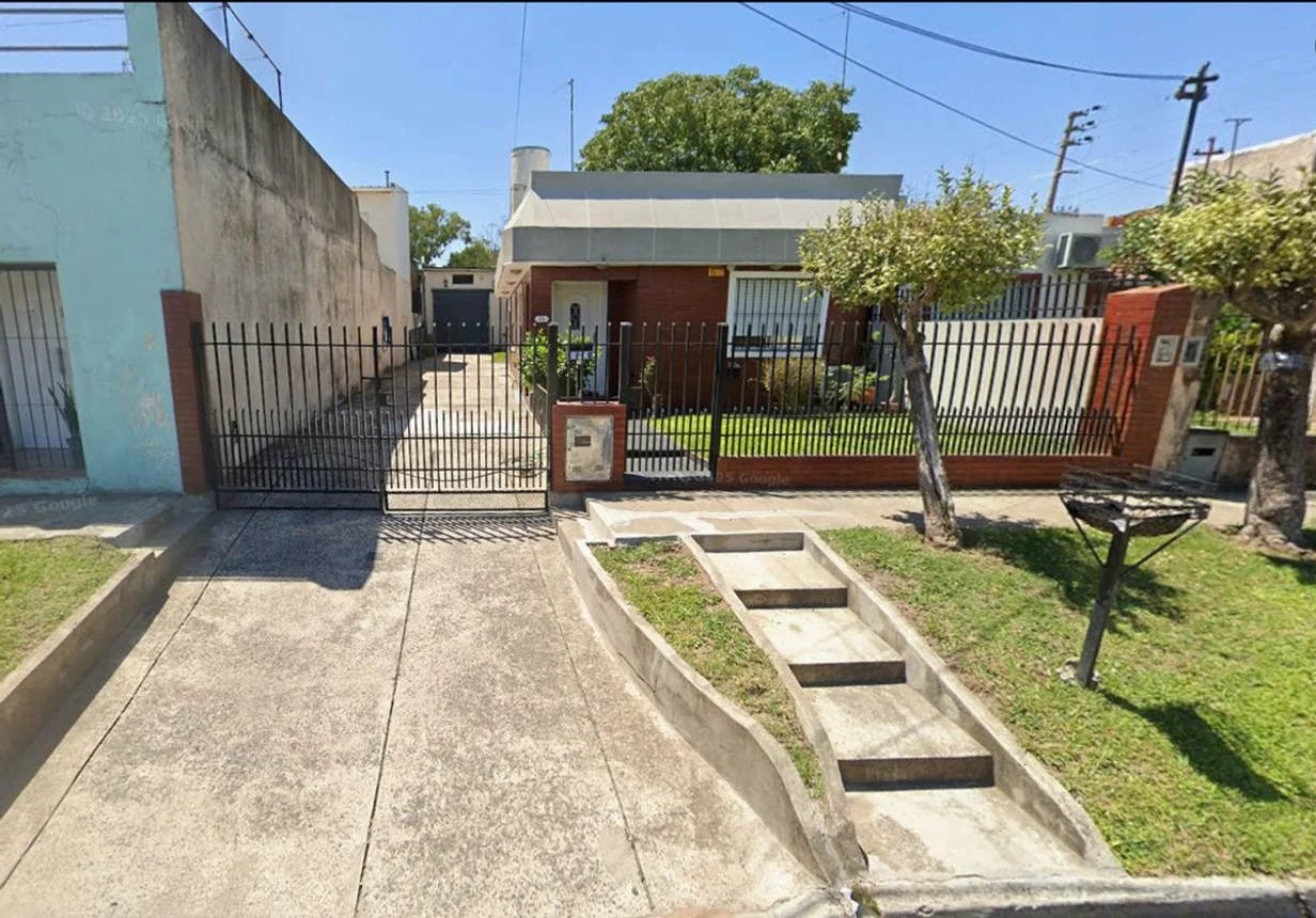 Casa en venta en Isidro Casanova