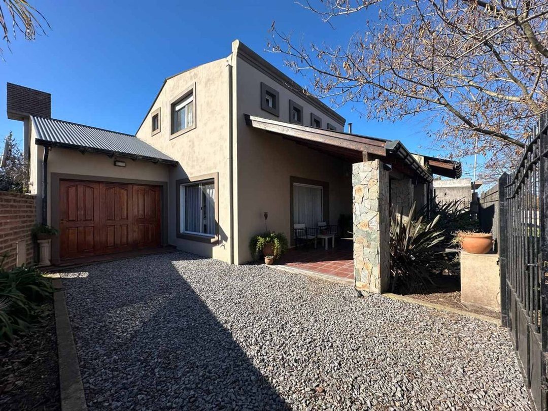 VENTA DE CASA 4 AMBIENTES EN MECHONGUE