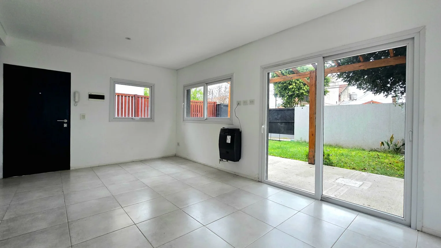 Casa dúplex de 3 ambientes en venta en Boulogne, Olazábal 400