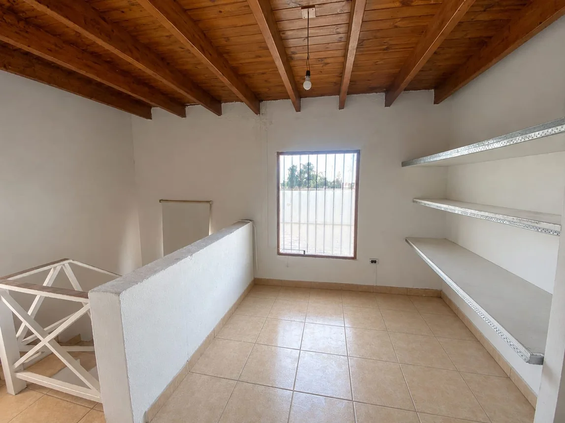 Casa de 5 ambientes en alquiler en Guaymallén, Calle J.m. Gil 6900, foto 5