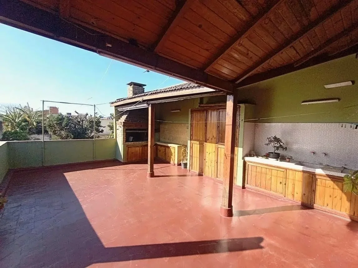 PH de 3 ambientes en venta en Wilde, Caxaraville 6800