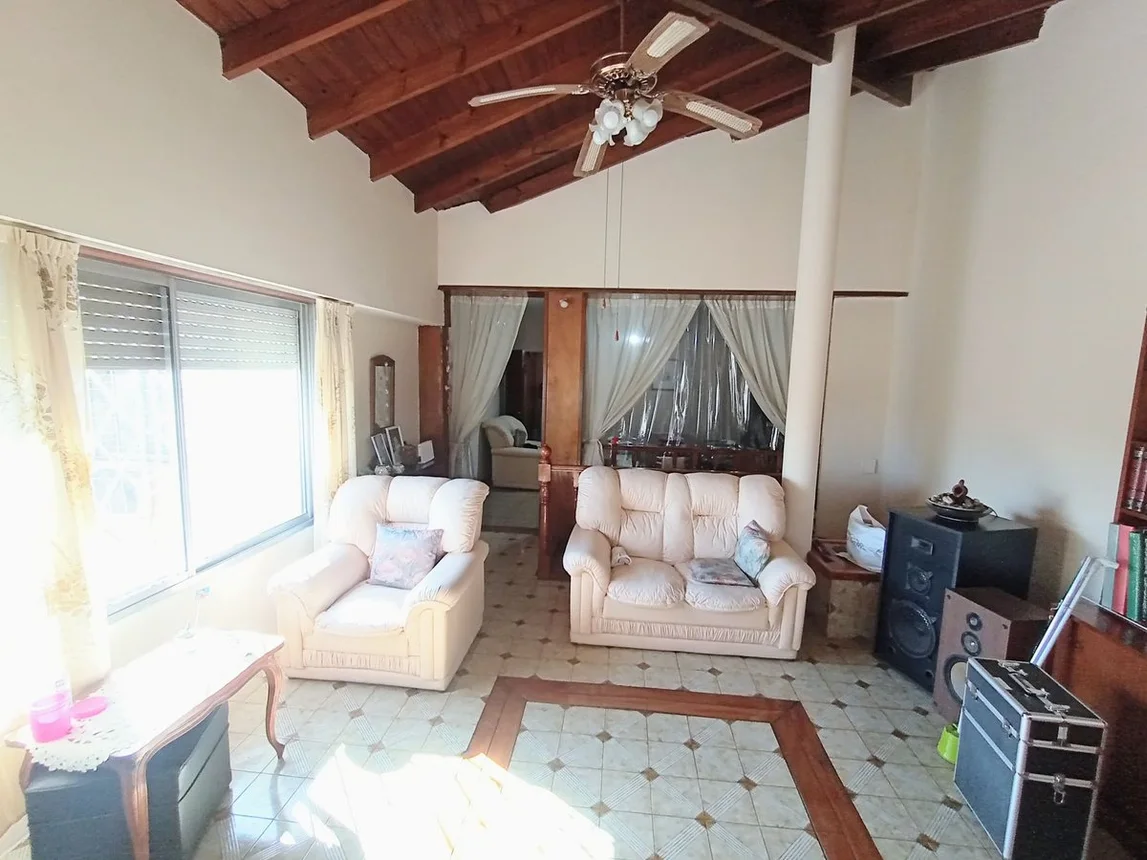PH de 3 ambientes en venta en Wilde, Caxaraville 6800, foto 3