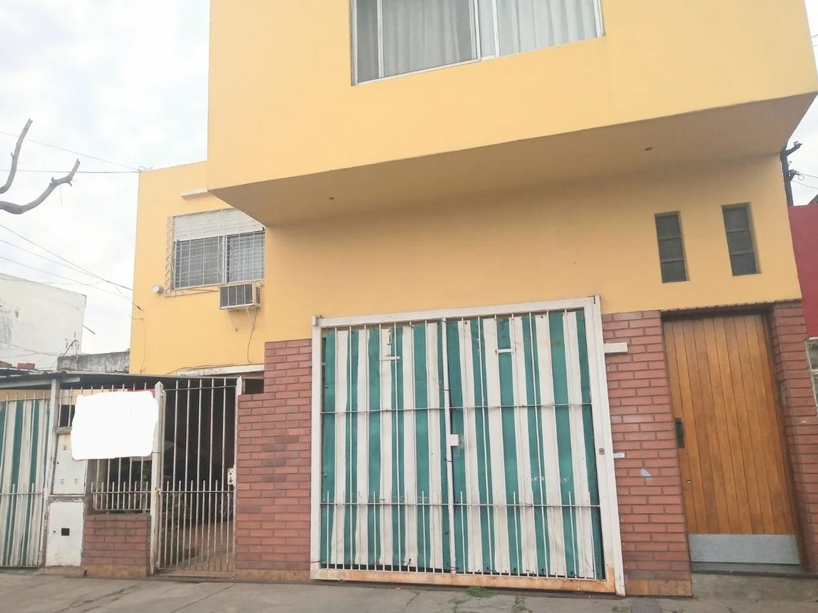 PH de 3 ambientes en venta en Wilde, Caxaraville 6800, foto 2
