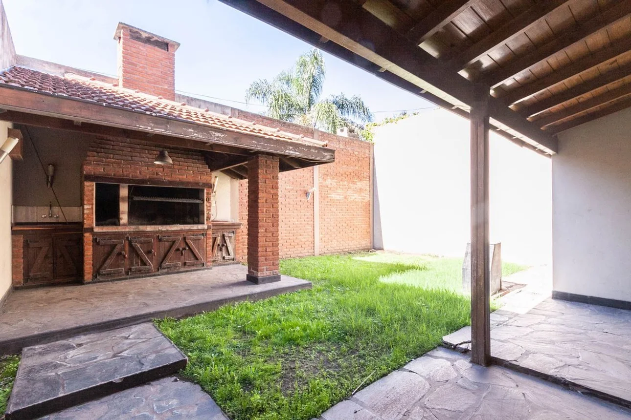 Casa en venta en Burzaco, foto 2
