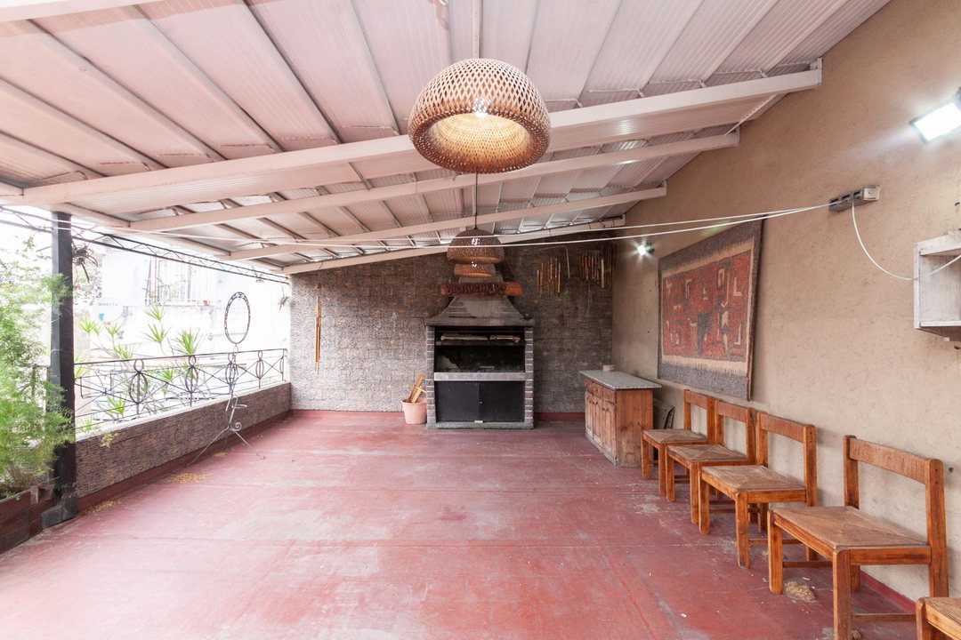 VENTA CASA 4 AMC COCHERA PATIO TERRAZA PARRILLA