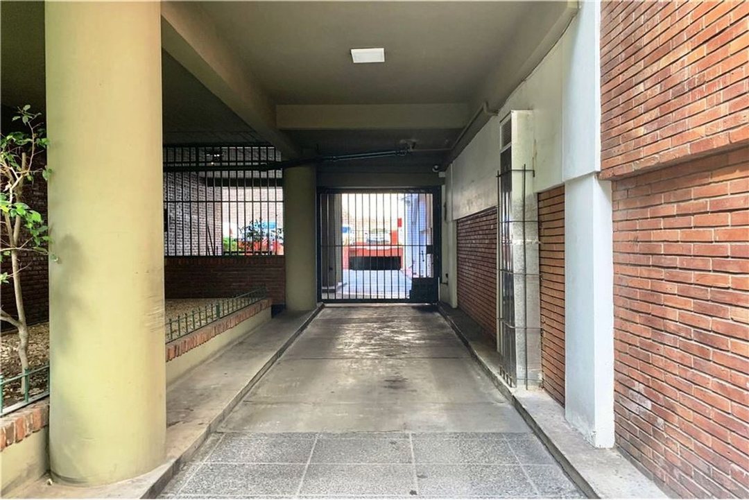 VENTA COCHERA CUBIERTA - BELGRANO - BAJAS EXPENSAS
