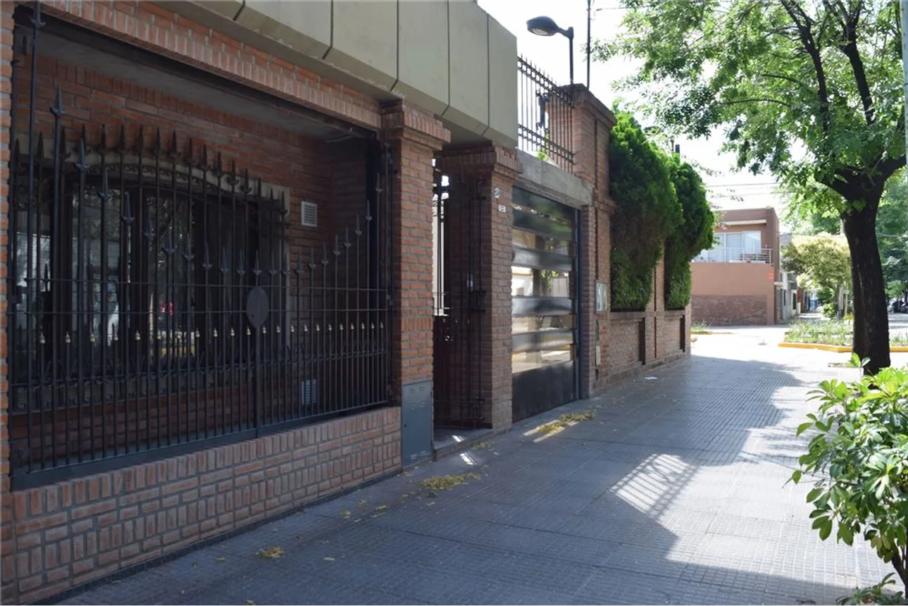 Casa de 5 ambientes en venta en Villa Real, Moliere 2400, foto 2