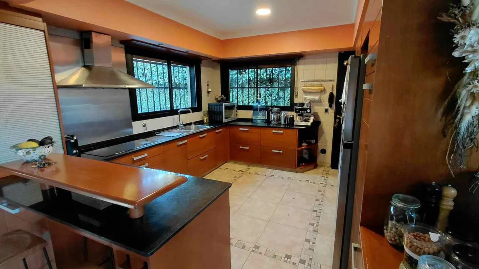 Casa de 7 ambientes en venta en Monte Grande, Independencia 200, foto 2