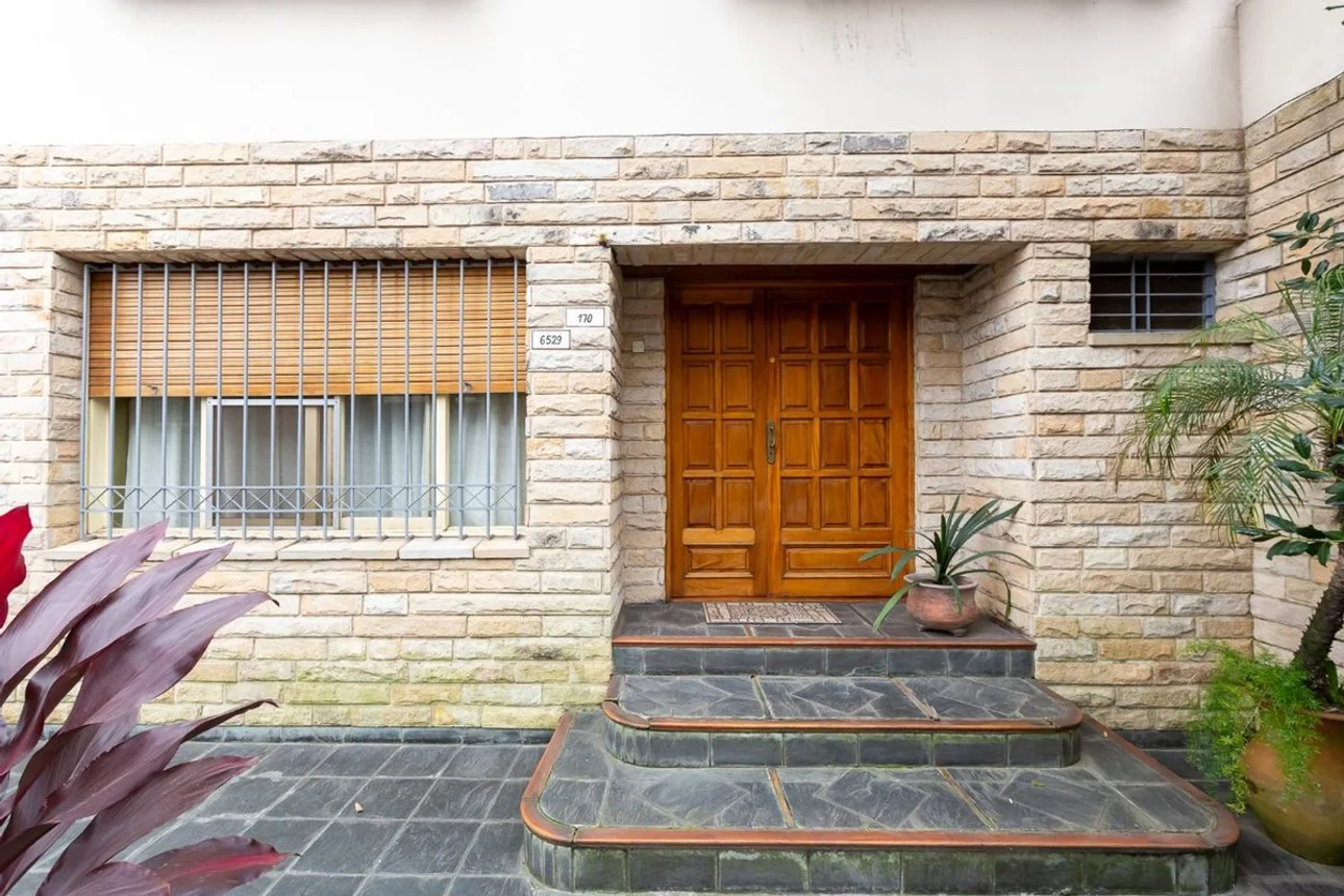 Casa de 5 ambientes en venta en Ciudad Jardín, Alas Argentinas 6500