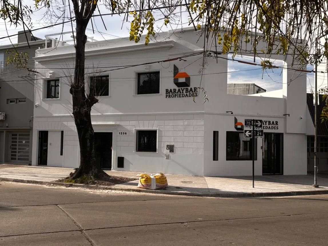 Casa en venta en La Plata, foto 2