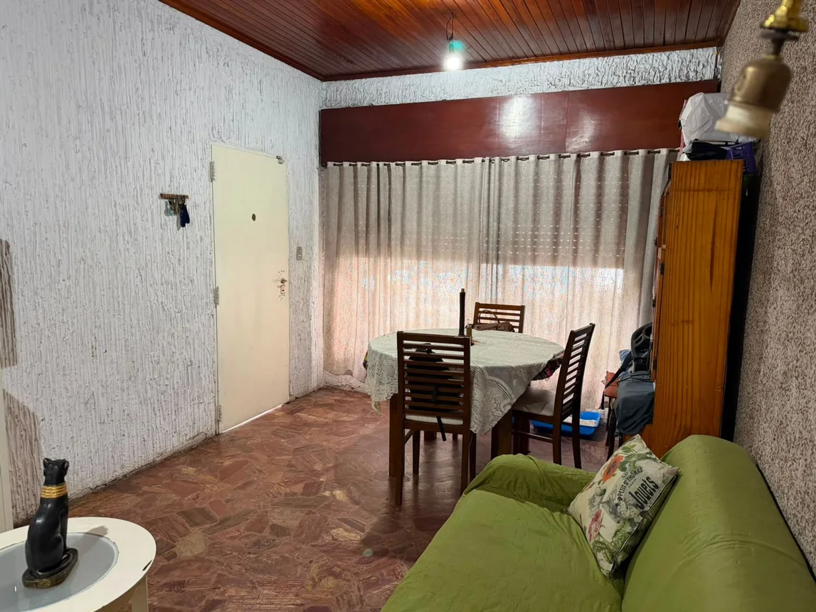 Casa en venta en Caseros, foto 2