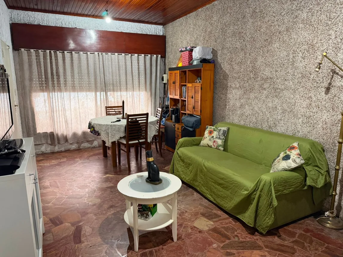 Casa en venta en Caseros, foto 3