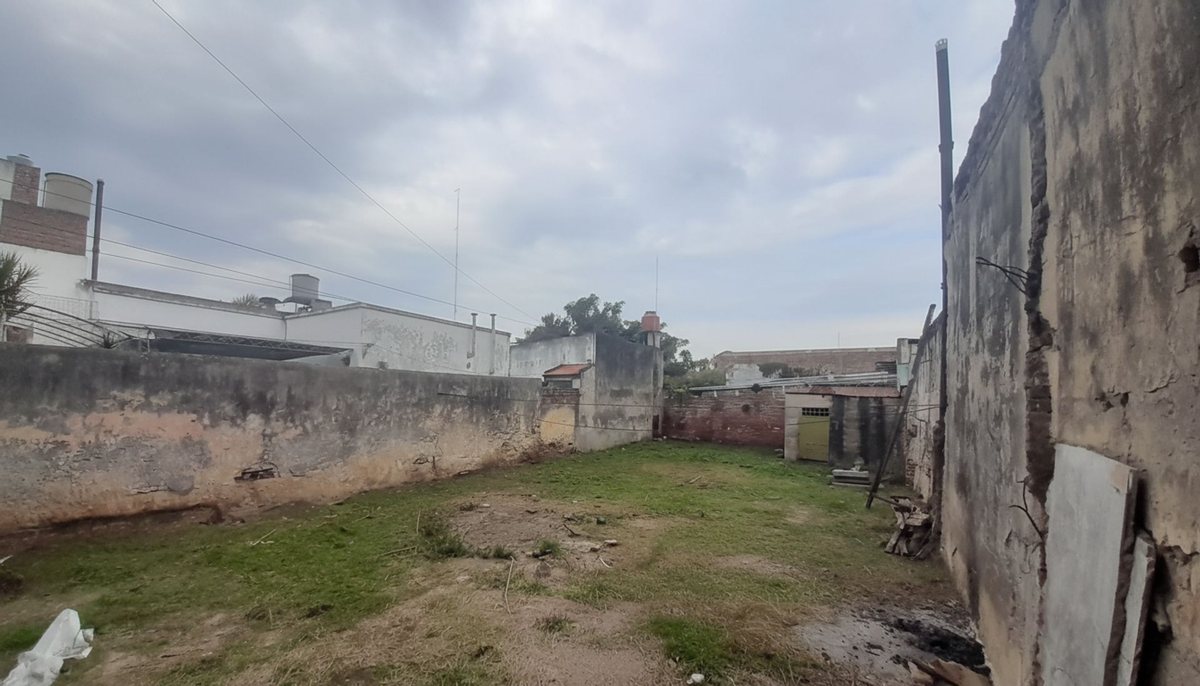 Foto 11 — TERRENO INTERNO Y COCHERA EN BARRIO ROMA