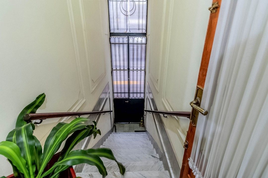 Venta de excelente PH  de estilo en Almagro