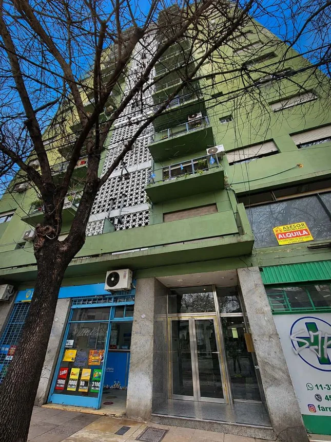 Departamento de 3 ambientes en venta en Floresta, Segurola 200