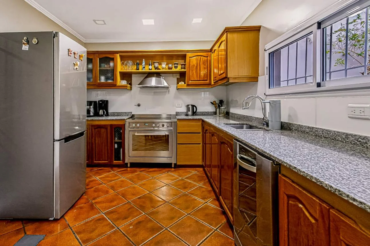 Casa de 5 ambientes en venta en Santos Lugares, Doctor Ceraso 1300, foto 4